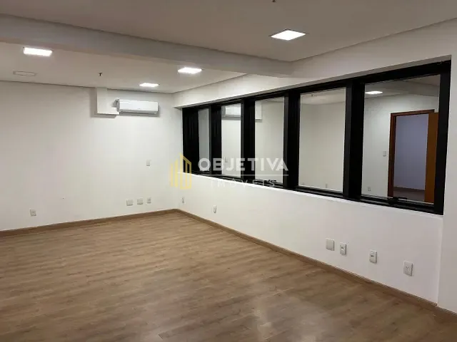 Sala para alugar, no bairro Petrópolis em Porto Alegre