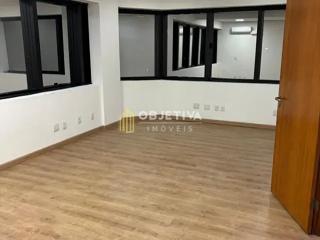 Sala para alugar, no bairro Petrópolis em Porto Alegre