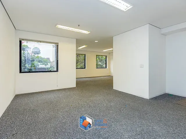 Sala com 90m², à venda, no bairro Cerqueira César em São Paulo
