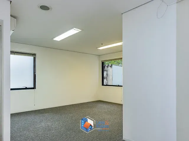 Sala com 90m², à venda, no bairro Cerqueira César em São Paulo