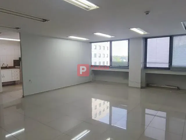 Sala com 72m², para alugar, no bairro Santo Amaro em São Paulo