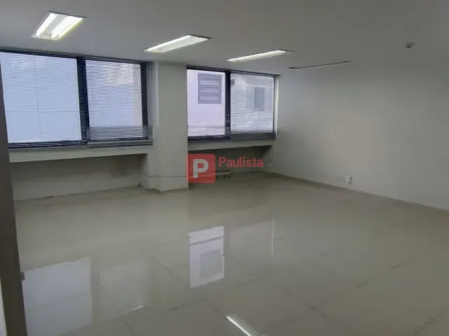 Sala com 72m², para alugar, no bairro Santo Amaro em São Paulo