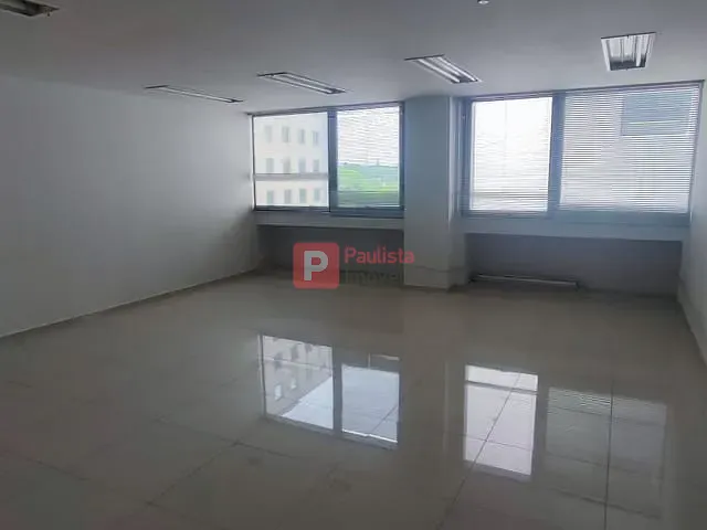 Sala com 72m², para alugar, no bairro Santo Amaro em São Paulo