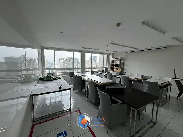 Sala com 332m², à venda, no bairro Jardin Paulista em São Paulo