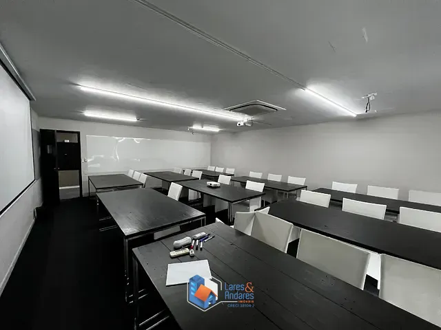 Sala com 332m², à venda, no bairro Jardin Paulista em São Paulo