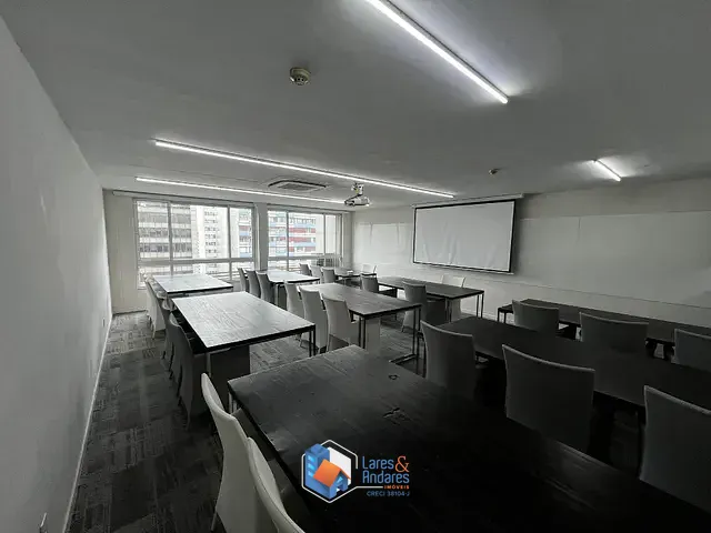 Sala com 332m², à venda, no bairro Jardin Paulista em São Paulo