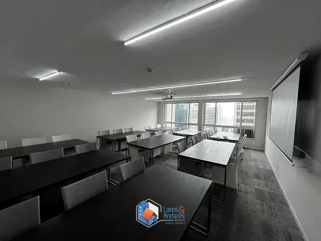 Sala com 332m², à venda, no bairro Jardin Paulista em São Paulo