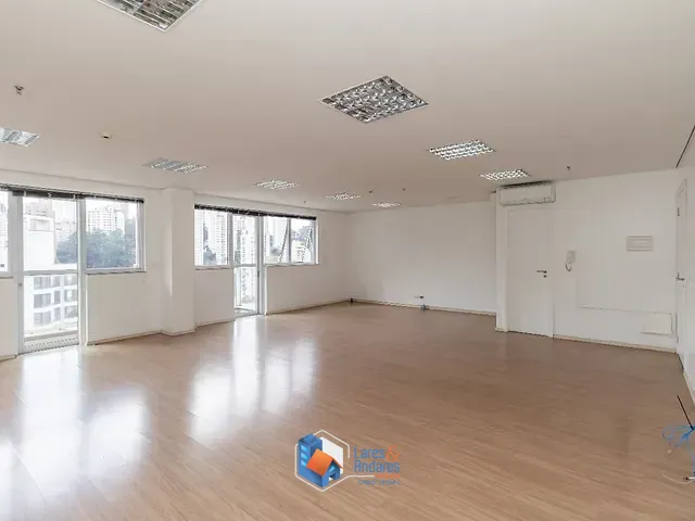 Sala com 82m², à venda, no bairro Vila Andrade em São Paulo