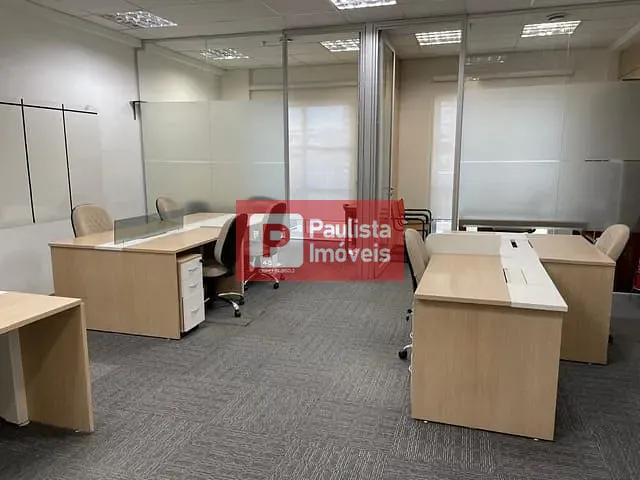 Conjunto comercial com 155m², para alugar, no bairro Vila Cordeiro em São Paulo