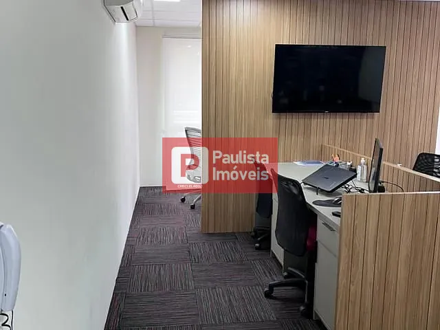 Sala à venda ou para alugar, no bairro Santo Amaro em São Paulo