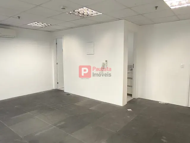 Sala à venda, no bairro Santo Amaro em São Paulo