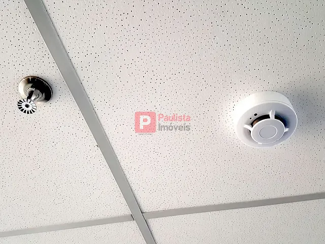 Sala para alugar, no bairro Chácara Santo Antônio em São Paulo