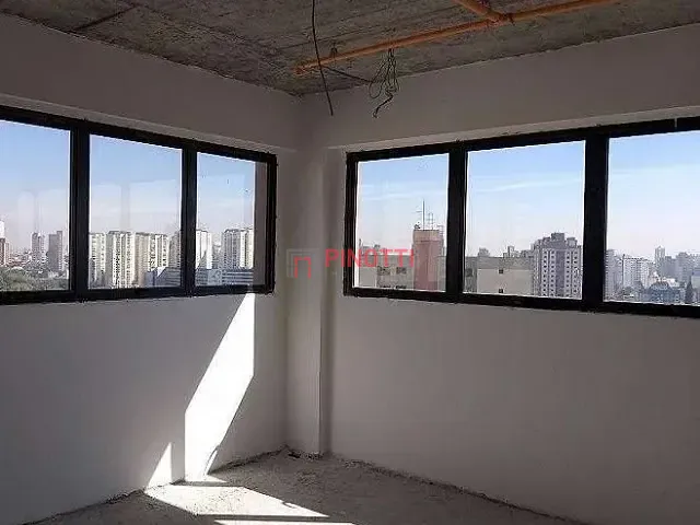 Sala à venda, no bairro Vila Assunção em Santo André
