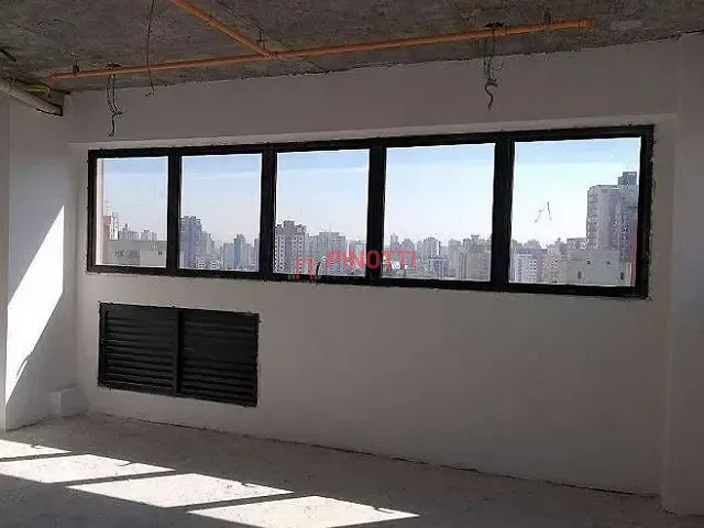 Sala à venda, no bairro Vila Assunção em Santo André