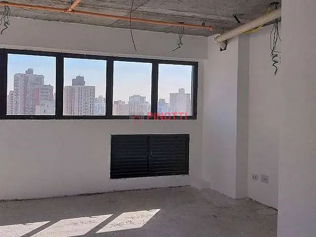 Sala à venda, no bairro Vila Assunção em Santo André