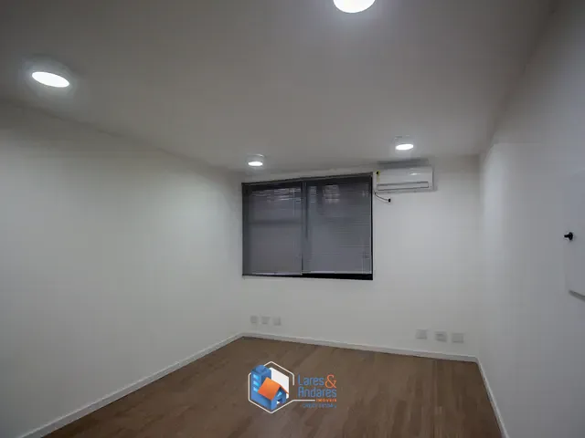 Sala com 20m², à venda, no bairro Moema em São Paulo