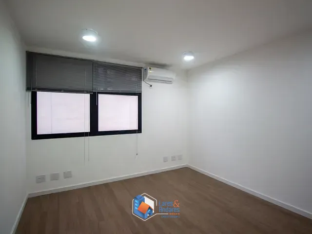 Sala com 20m², à venda, no bairro Moema em São Paulo