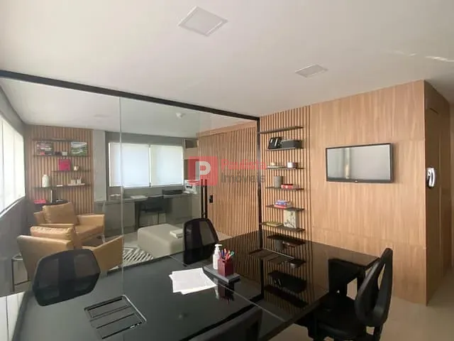 Sala à venda, no bairro Itaim Bibi em São Paulo