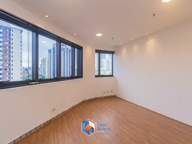 Sala com 44m², à venda, no bairro Liberdade em São Paulo
