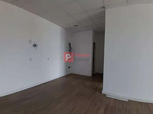 Sala com 92m², para alugar, no bairro Vila São Francisco (Zona Sul) em São Paulo