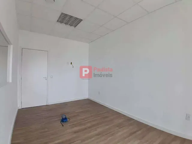 Sala com 92m², para alugar, no bairro Vila São Francisco (Zona Sul) em São Paulo