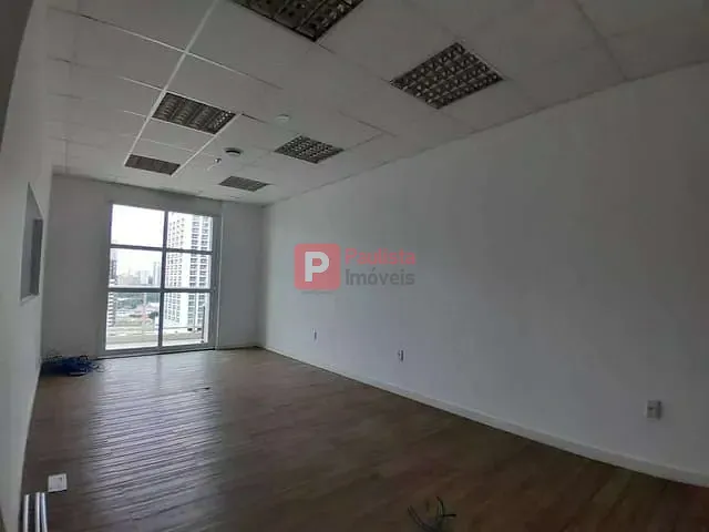 Sala com 92m², para alugar, no bairro Vila São Francisco (Zona Sul) em São Paulo