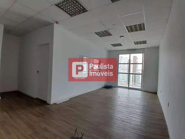 Sala com 92m², para alugar, no bairro Vila São Francisco (Zona Sul) em São Paulo