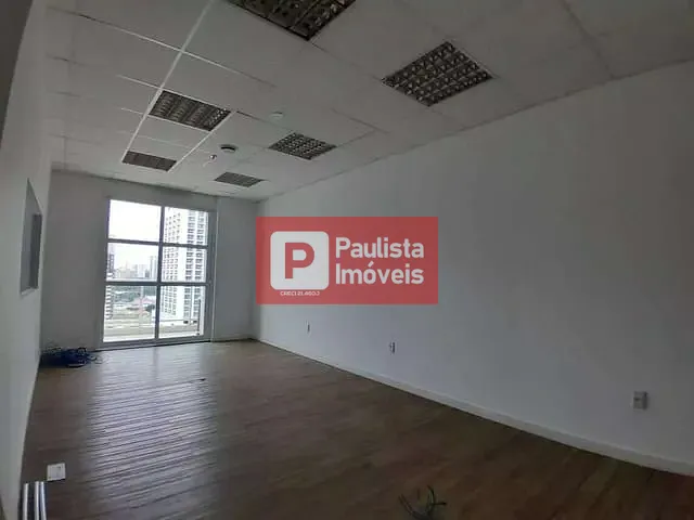 Sala com 92m², para alugar, no bairro Vila São Francisco (Zona Sul) em São Paulo