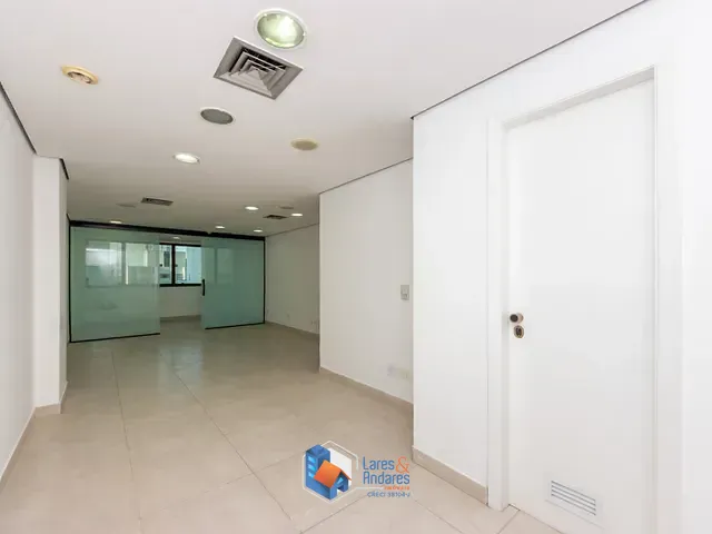 Sala com 44m², à venda, no bairro Moema em São Paulo