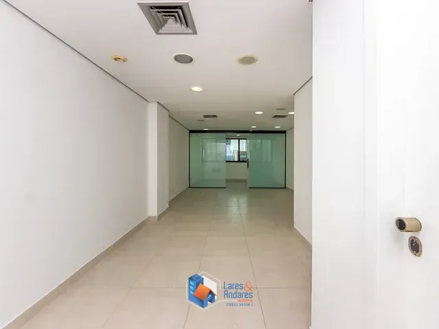 Sala com 44m², à venda, no bairro Moema em São Paulo
