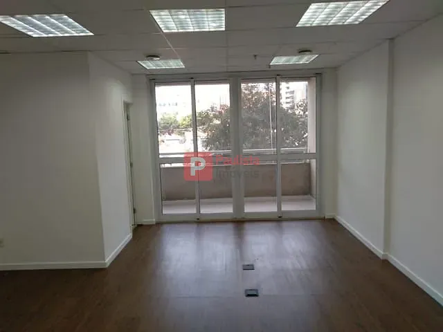 Sala com 66m², para alugar, no bairro Chácara Santo Antônio em São Paulo