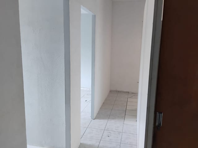 Foto do Sala - Sala comercial, 1.600, incluso Aluguel, Água e Iptu, na Avenida do Rio Bonito,Sobreloja, com 02 Salas, Cozinha,Valor de 1.600, já incluso água e Iptu | Paulista Imóveis
