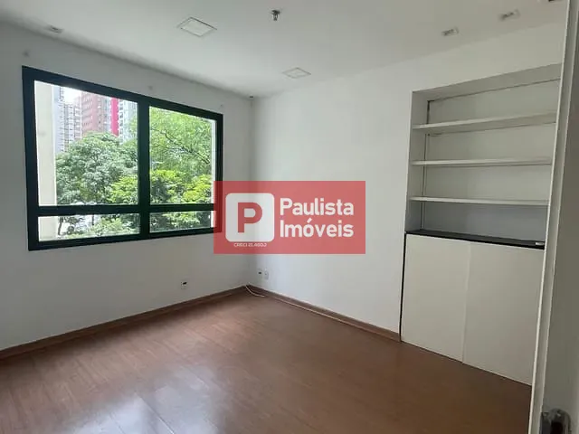 Sala à venda, no bairro Jardim Paulista em São Paulo