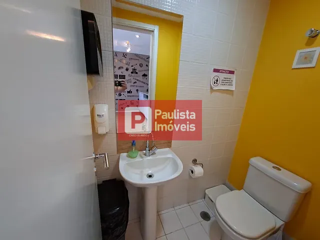 Sala à venda ou para alugar, no bairro Sando Amaro em São Paulo
