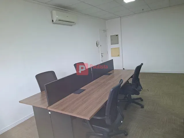 Sala com 62m², para alugar, no bairro Chácara Santo Antônio (Zona Sul) em São Paulo