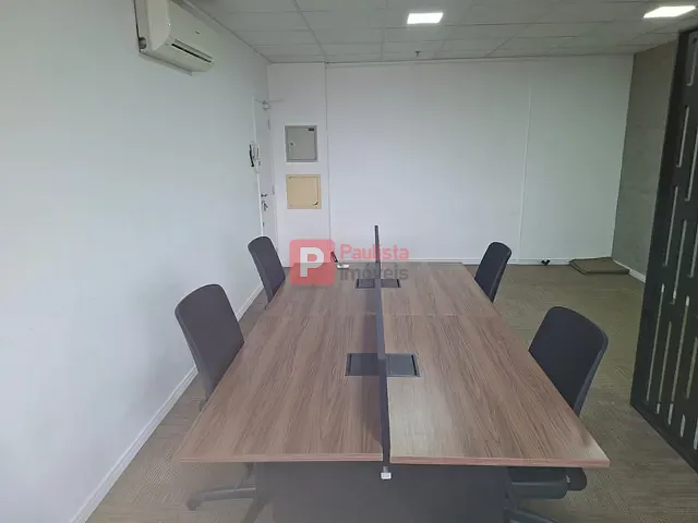 Sala com 62m², para alugar, no bairro Chácara Santo Antônio (Zona Sul) em São Paulo