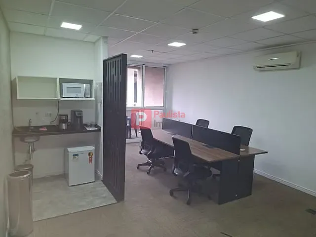 Sala com 62m², para alugar, no bairro Chácara Santo Antônio (Zona Sul) em São Paulo