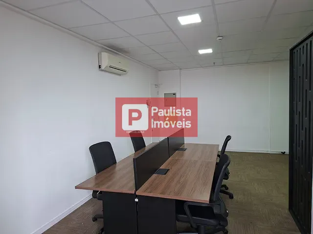 Sala com 62m², para alugar, no bairro Chácara Santo Antônio (Zona Sul) em São Paulo
