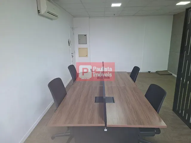 Sala com 62m², para alugar, no bairro Chácara Santo Antônio (Zona Sul) em São Paulo