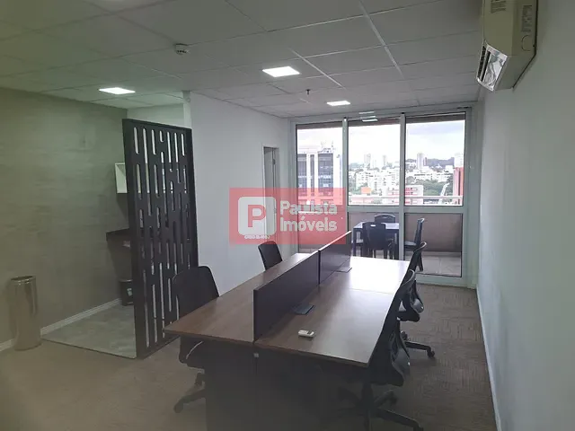 Sala com 62m², para alugar, no bairro Chácara Santo Antônio (Zona Sul) em São Paulo