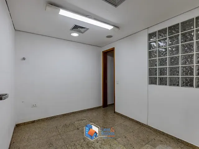 Sala com 45m², à venda, no bairro Moema em São Paulo