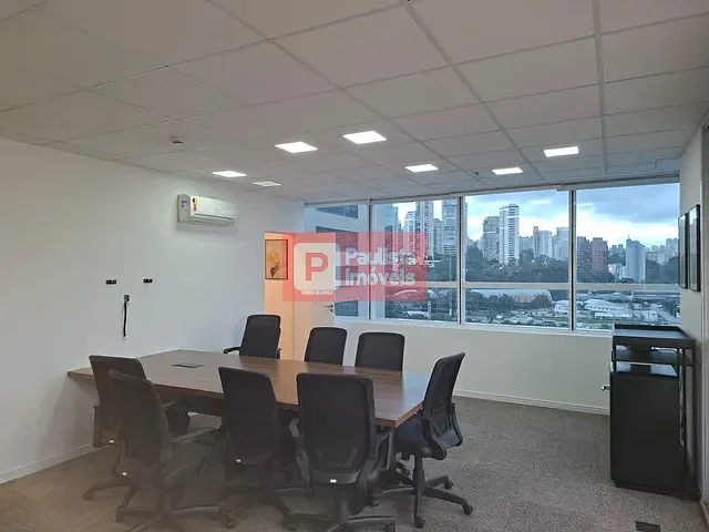 Sala com 90m², para alugar, no bairro Chácara Santo Antônio (Zona Sul) em São Paulo