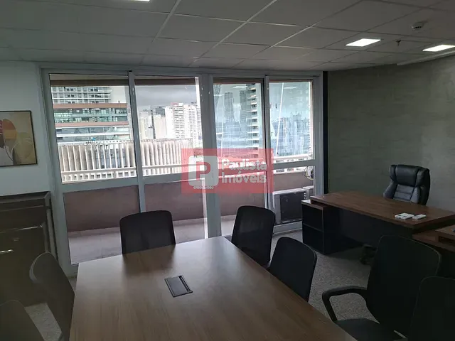 Sala com 90m², para alugar, no bairro Chácara Santo Antônio (Zona Sul) em São Paulo