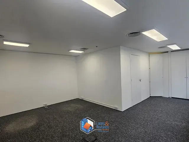 Sala com 61m², à venda, no bairro Vila Olímpia em São Paulo
