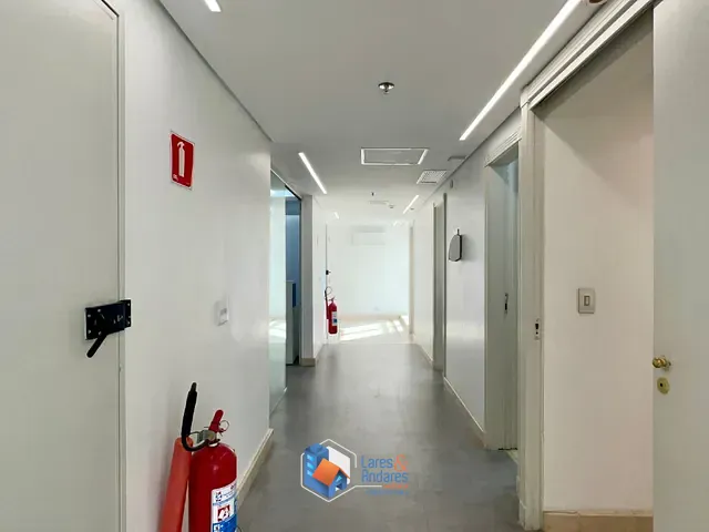 Sala com 330m², à venda, no bairro Jardim Paulista em São Paulo