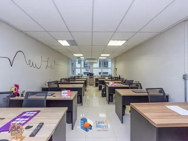Sala com 61m², à venda, no bairro República em São Paulo