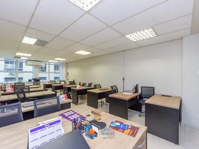 Sala com 61m², à venda, no bairro República em São Paulo