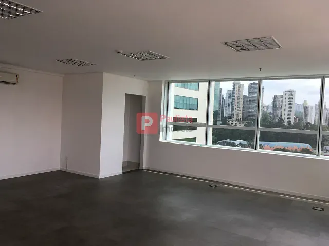 Sala com 82m², para alugar, no bairro Chácara Santo Antônio (Zona Sul) em São Paulo