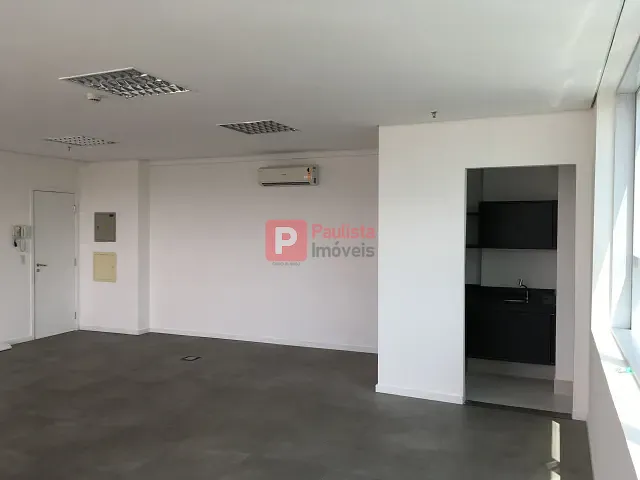 Sala com 82m², para alugar, no bairro Chácara Santo Antônio (Zona Sul) em São Paulo