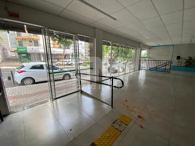 Sala com 1200m², para alugar, no bairro Centro em Chapecó